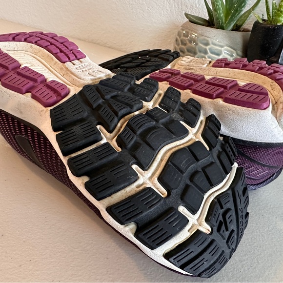 Brooks Ghost 12 Running Shoes (Size 7) - Picture 7 of 10